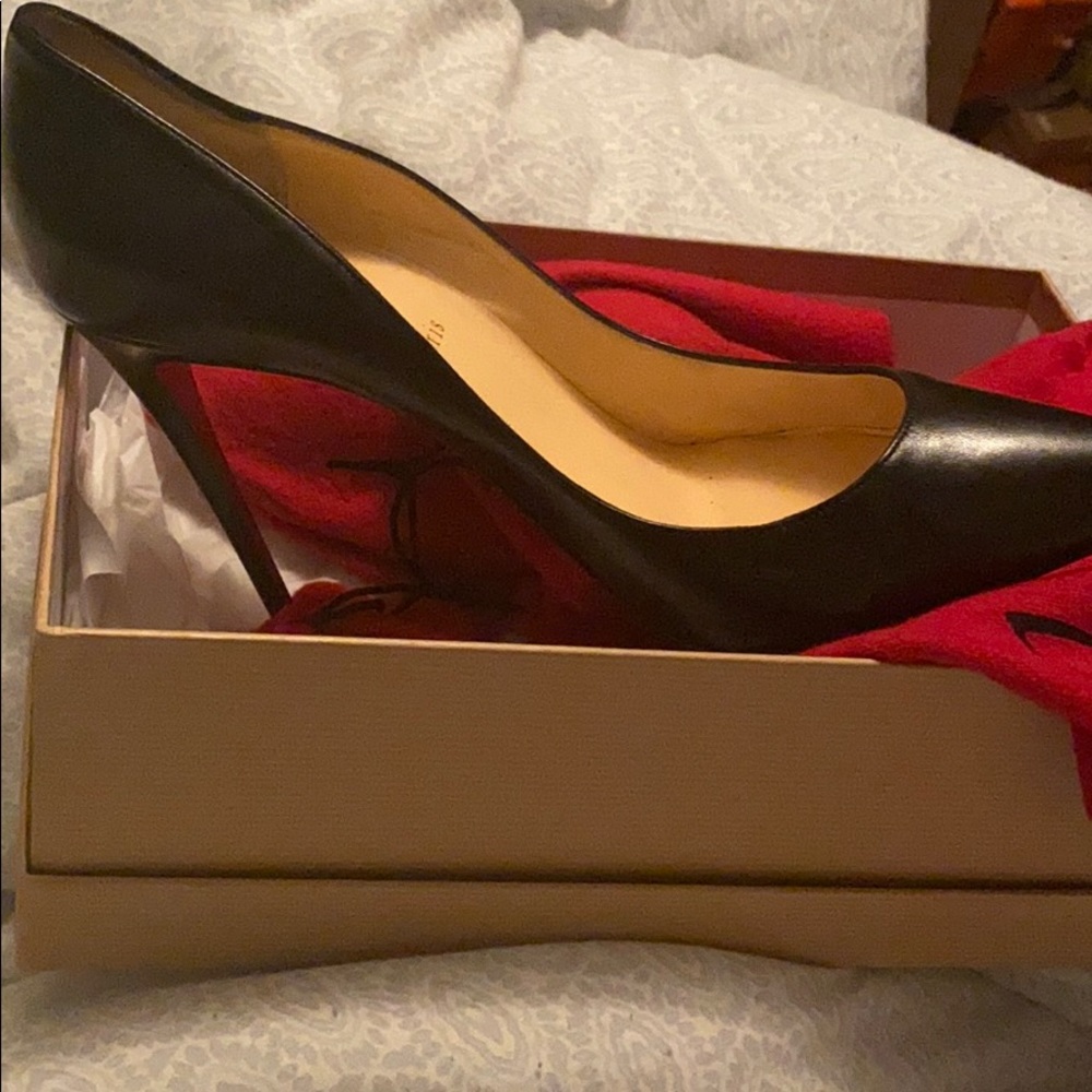 PRICED TO SELL! Christian Louboutin 42 11 Nappa